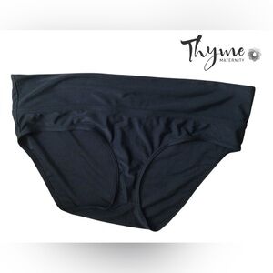 Thyme Maternity Black Fabric with White Label